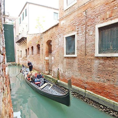 Gondola View Apartment Venice Exterior photo